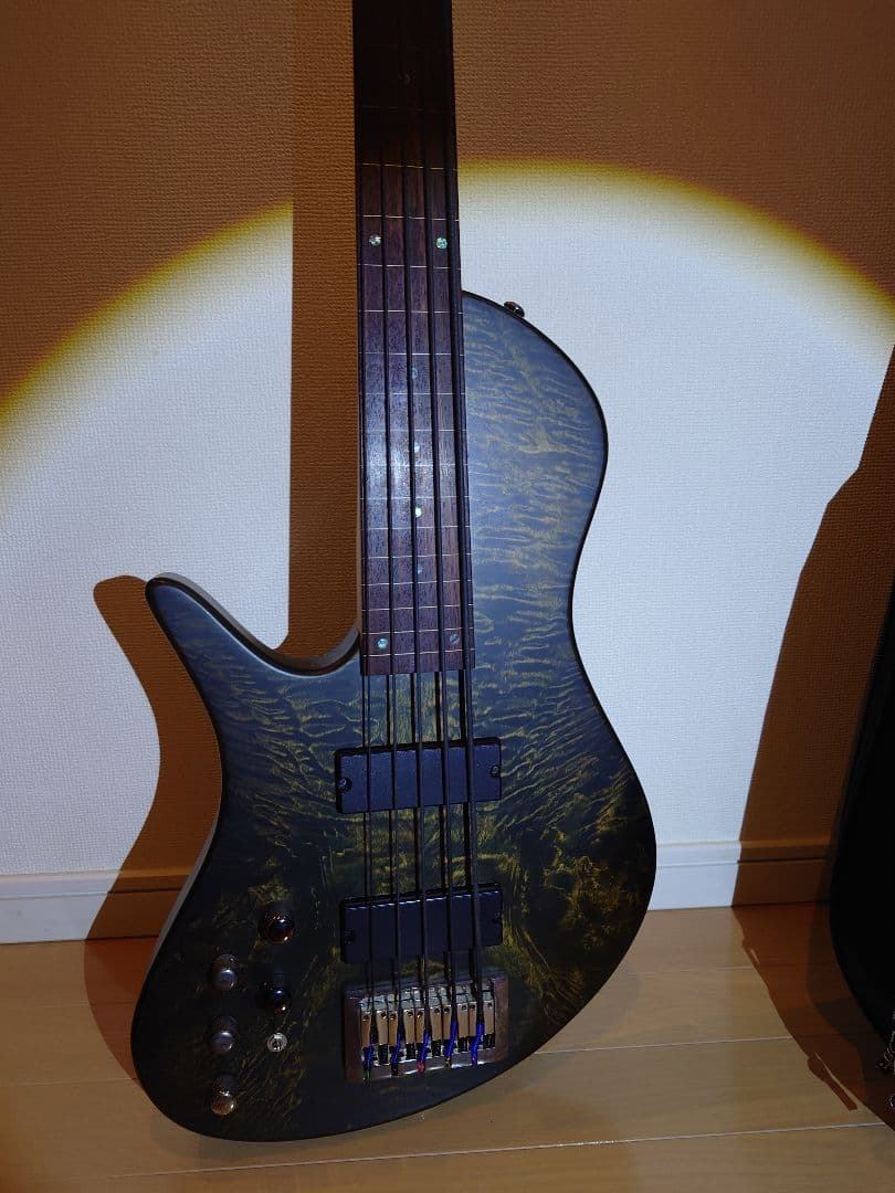 Carparelli Guitars レフティ フレットレスベース 5弦ベース