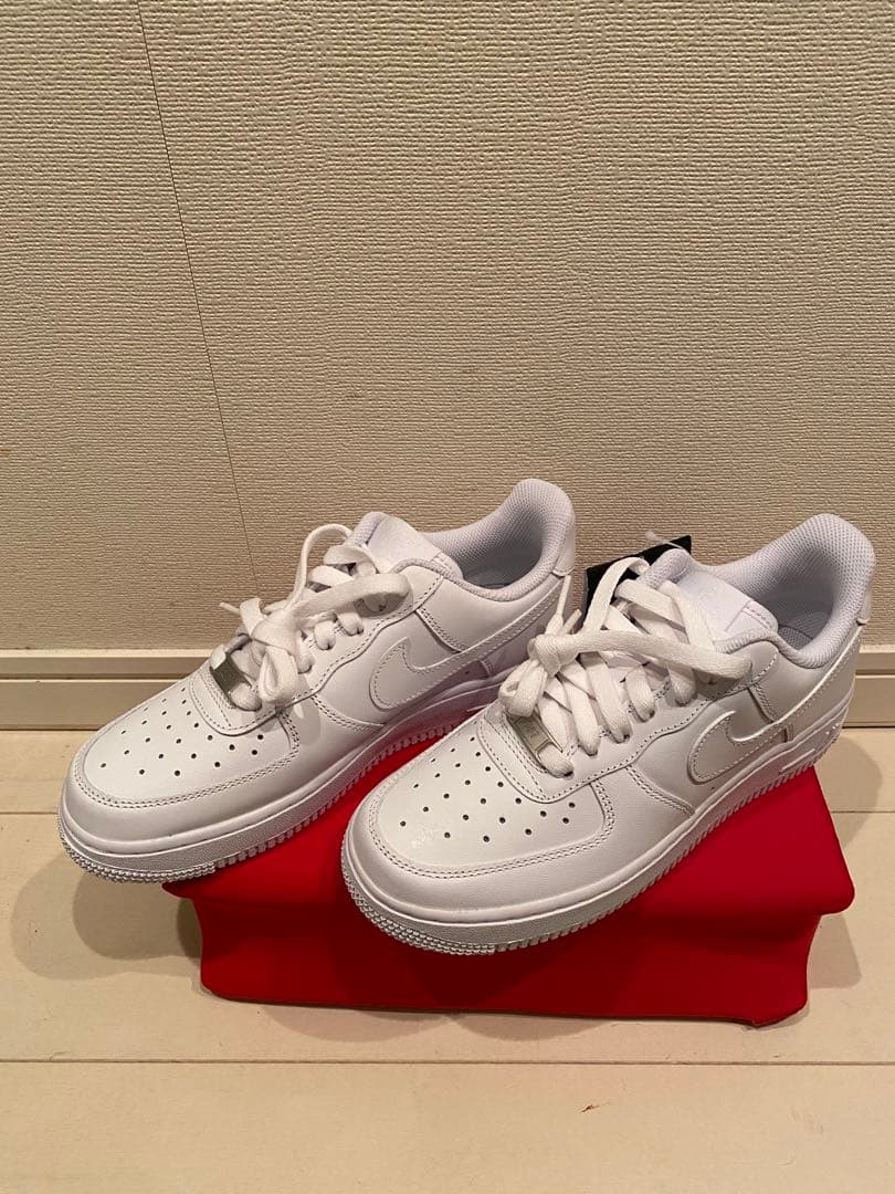 「バル」ナイキ ウィメンズ エアフォースワン白24cm 新品