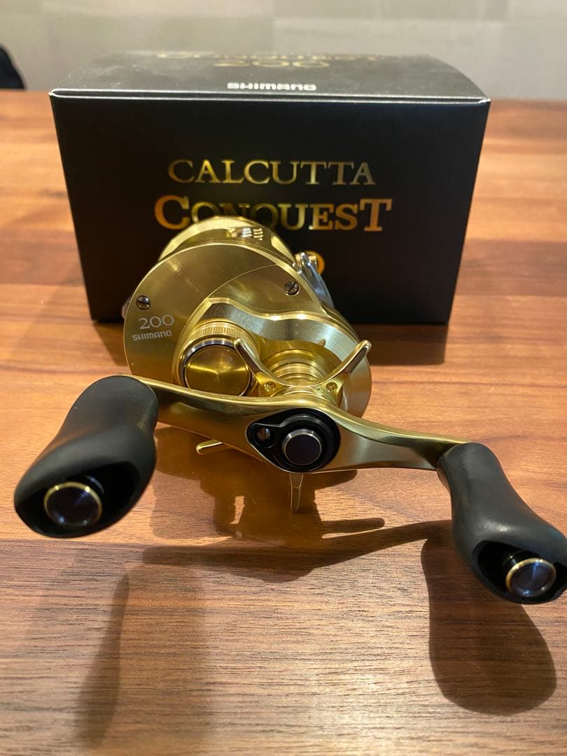 シマノ　21カルカッタコンクエスト200 美品