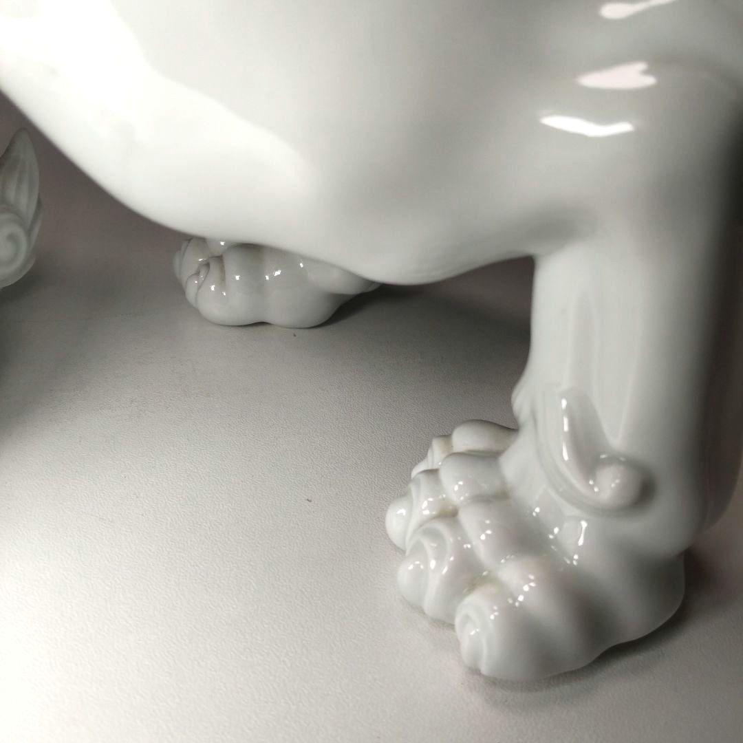 美品希少 酒井田柿右衛門 作 渦角福印 白磁獅子置物 床置 オブジェ