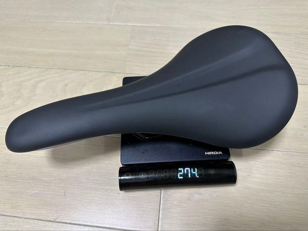 BROMPTON ブロンプトン　Superlight サドル P-Line