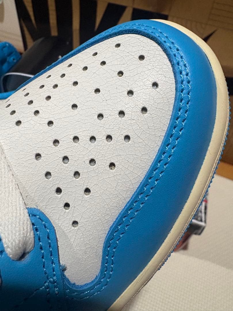 ナイキ　エアジョーダン1