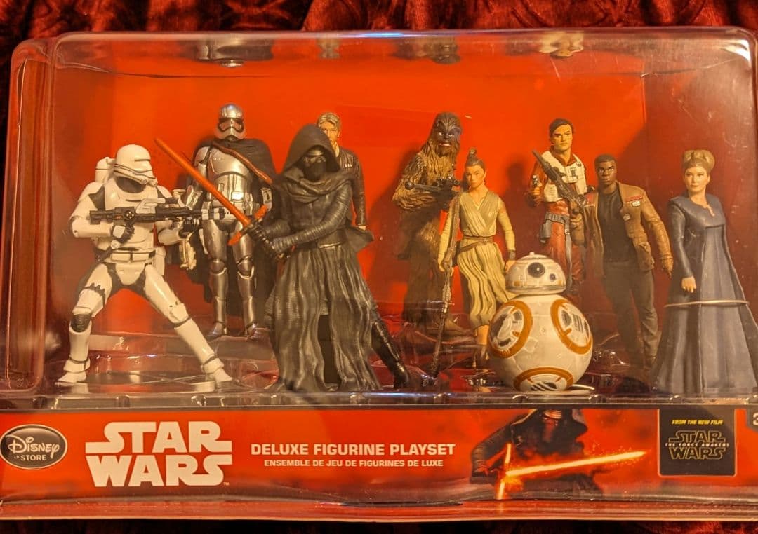 スターウォーズ　デラックスフィギュアセット×2　USディズニーストア　新品未使用