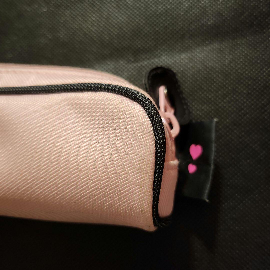 2005年製 海外限定 ハローキティ モモベリー ペンケース