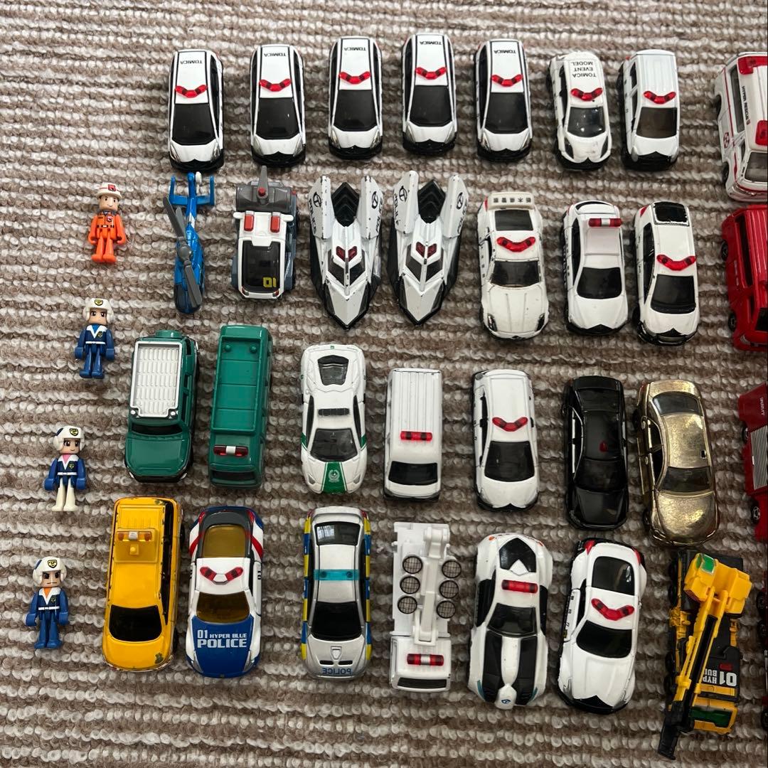 トミカ　まとめ売り（パトカー・救急車・消防車・ヘリコプター等）　48台