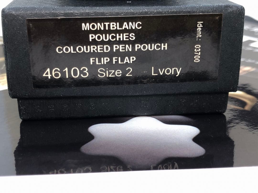 ️モンブラン⭐️マイスターシュテユック製のルグラン本革製ペンポーチ⭐️オーストリッチ