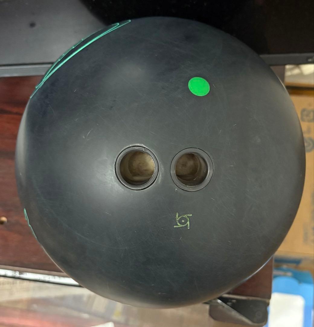 PITCH BLACK ボウリングボール　14ポンド