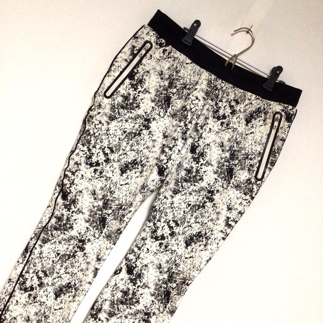 マンシングウェア 総柄 ペンギン ゴルフパンツ 白黒 大きめLL 極美品 夏用