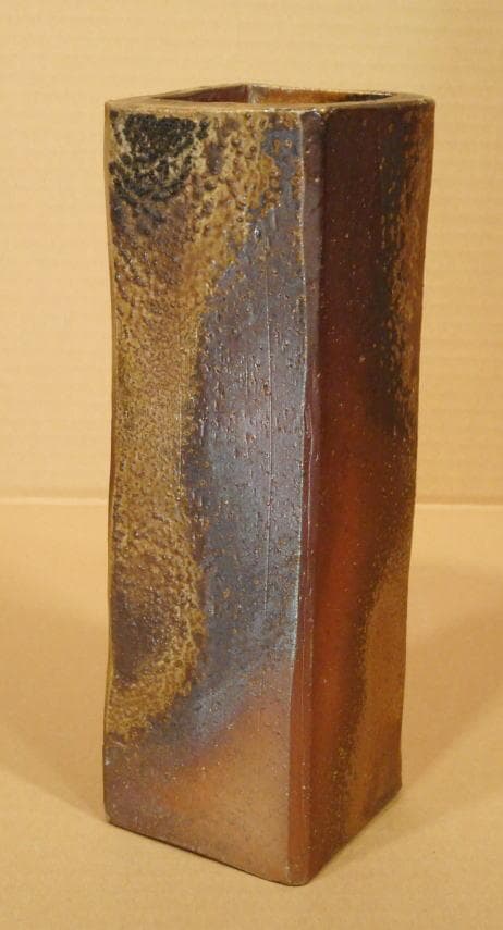 本山和泉    備前焼 角花生