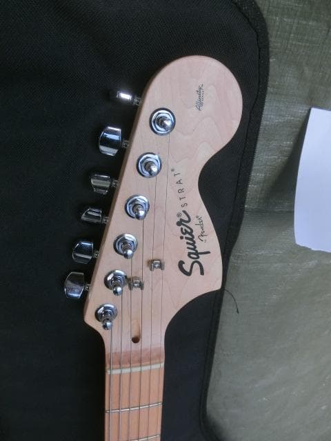 178：Squier Stratocaster ジャンク