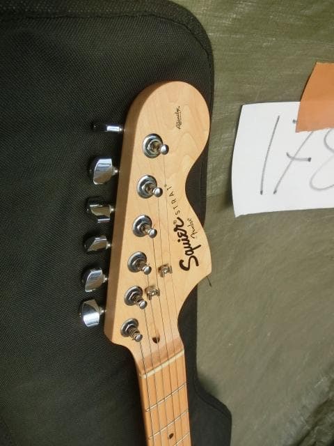 178：Squier Stratocaster ジャンク