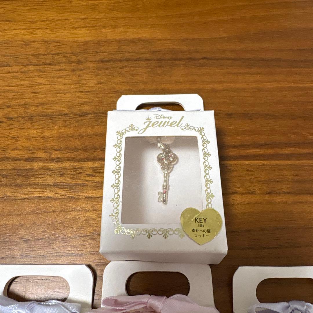 ディズニーストア　ディズニージュエル　ティーカップ　馬車　魔法のランプ　ボトル