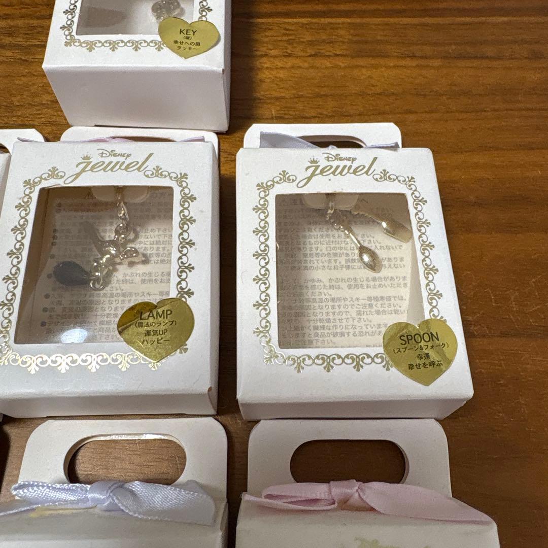 ディズニーストア　ディズニージュエル　ティーカップ　馬車　魔法のランプ　ボトル