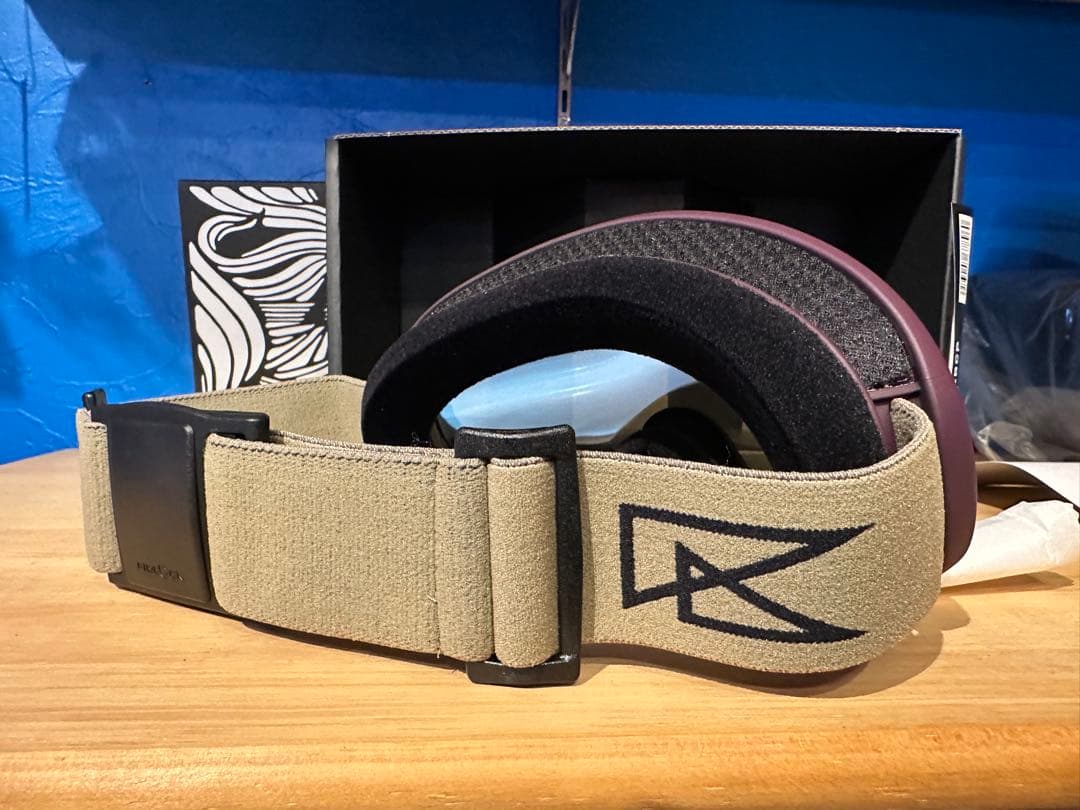 REVOLT SUPER LIGHT FRAME MATTE至極 調光ブルーミラ