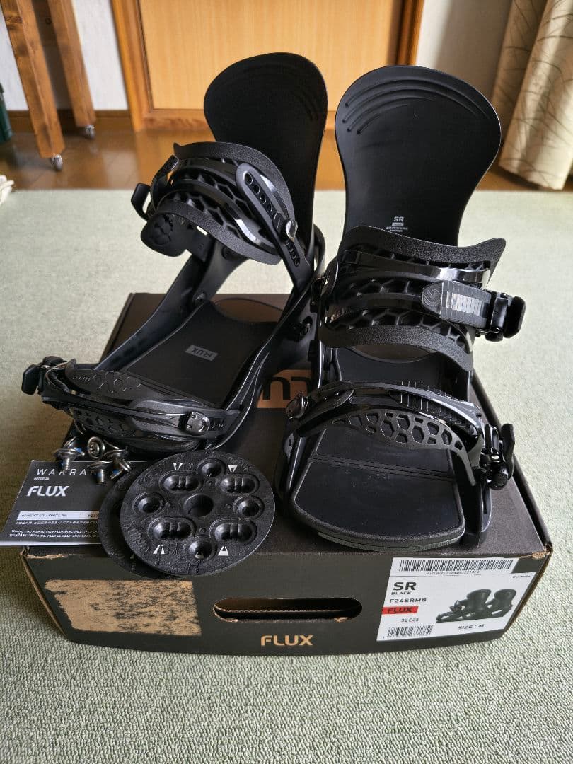 FLUX SR　Mサイズ　23-24モデル