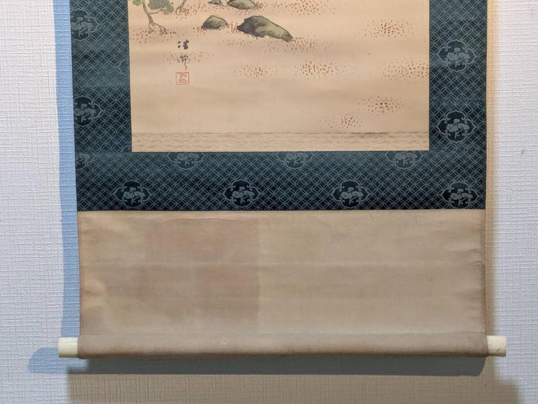 【真作】掛軸　鶴図対幅　松上飛翔図と浜辺群鶴図　　合箱入　U186