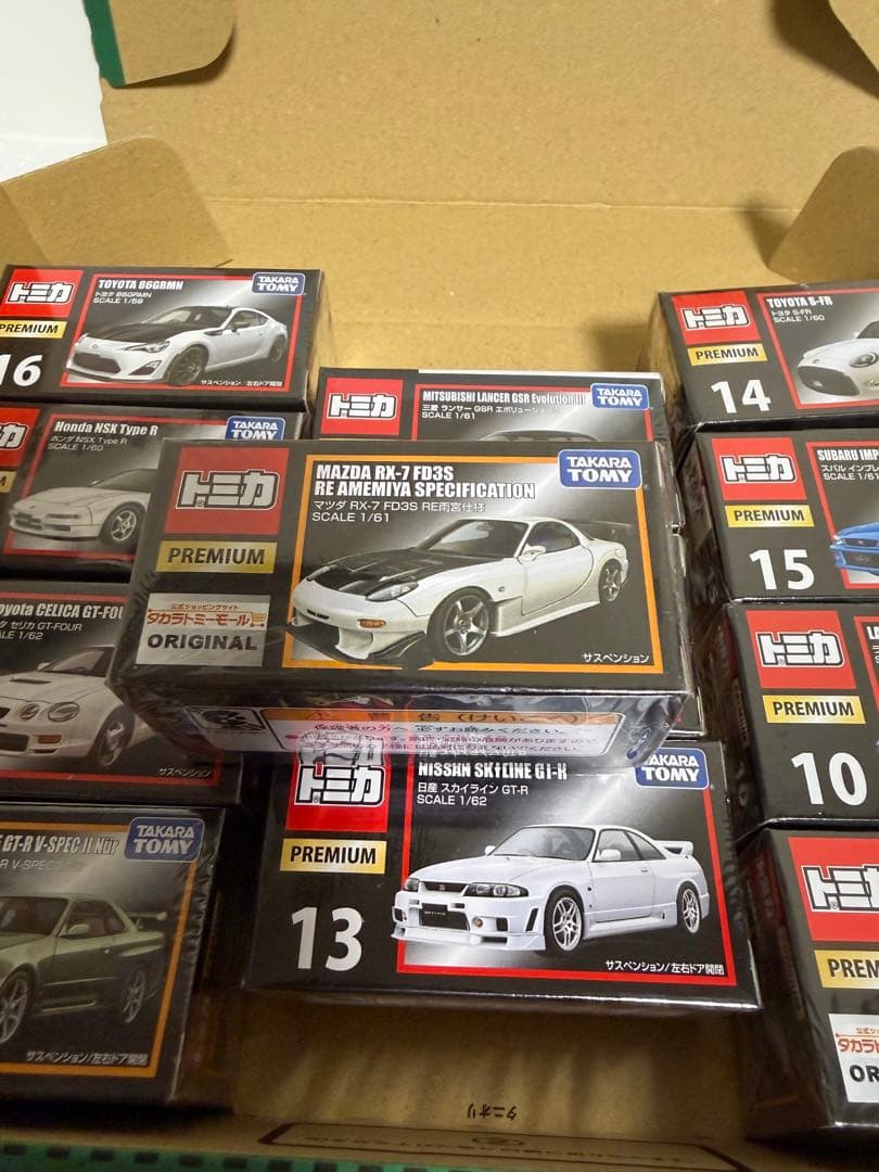 トミカプレミアム　まとめ売り　12台