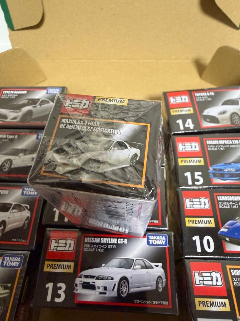 トミカプレミアム　まとめ売り　12台