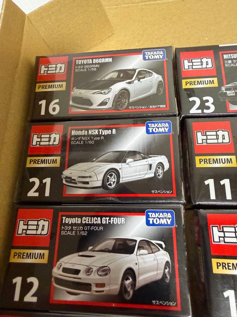 トミカプレミアム　まとめ売り　12台