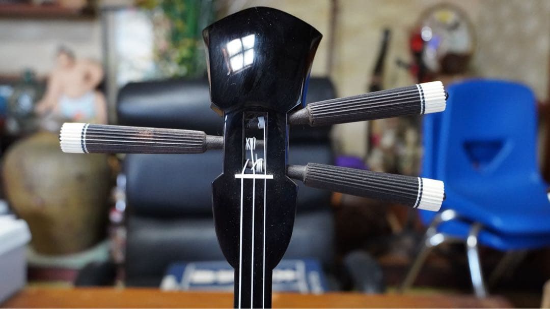 内間直樹作 西平開鐘型三線 フィリピン黒木四つ割り真黒！！