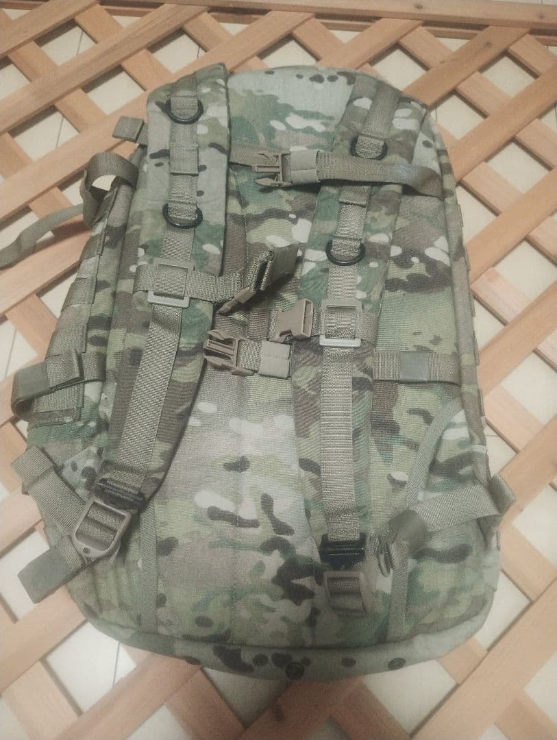 マルチカム バックパック 中型