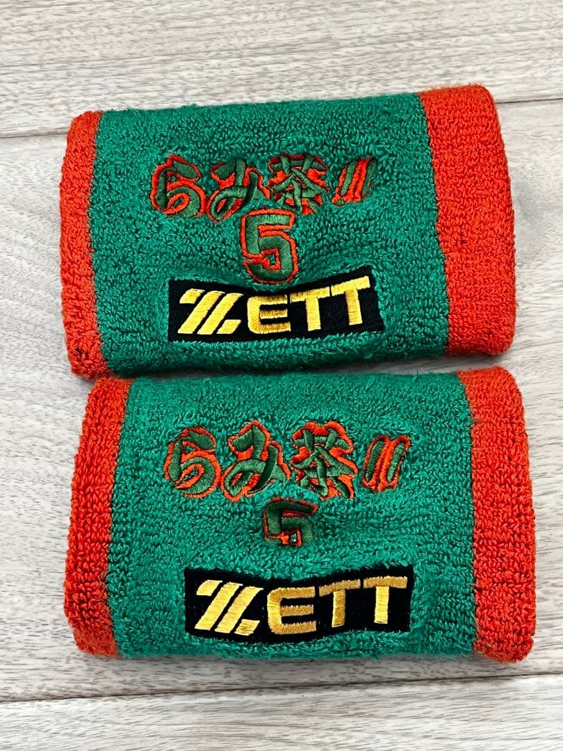 1月いっぱい値下げ巨人、ラミレス選手　支給品　プロ野球 ゼットリストバンド 野球