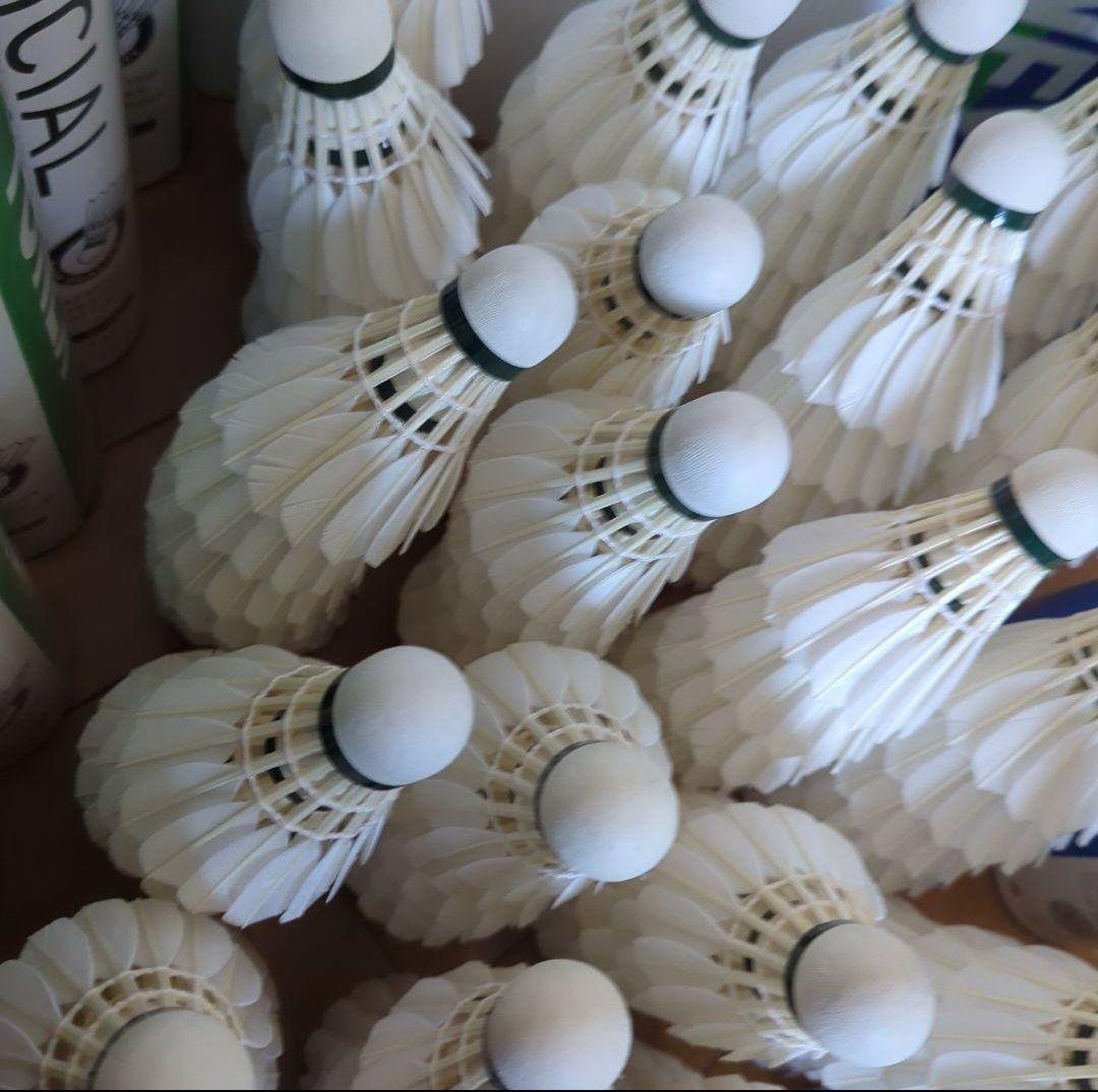 YONEX NEWOFFICIAL（新品&美品シャトル）