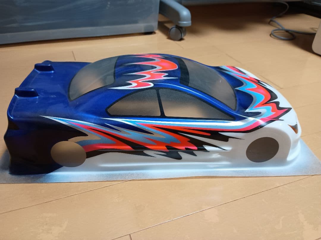 新品 RCカー ボディシェル フレイムパターン 塗装済み