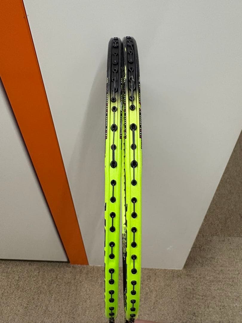 美品 YONEX VOLTRIC 30 バドミントンラケット 廃盤品 2本セット
