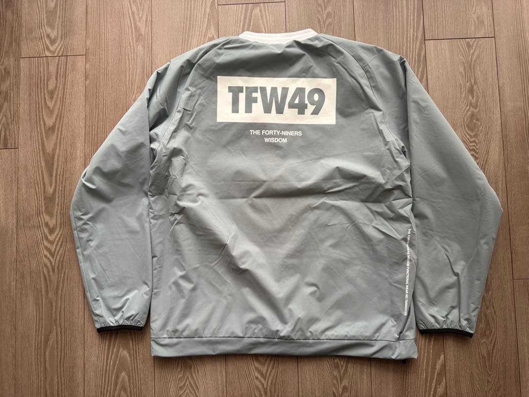 新品未使用　TFW49 ウインドブレーカー　スニード　サイズS