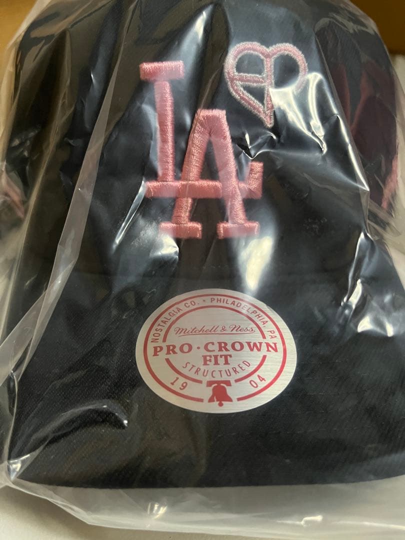 BLACK PINK LISA 着 ロサンゼルス ドジャース コラボ キャップ