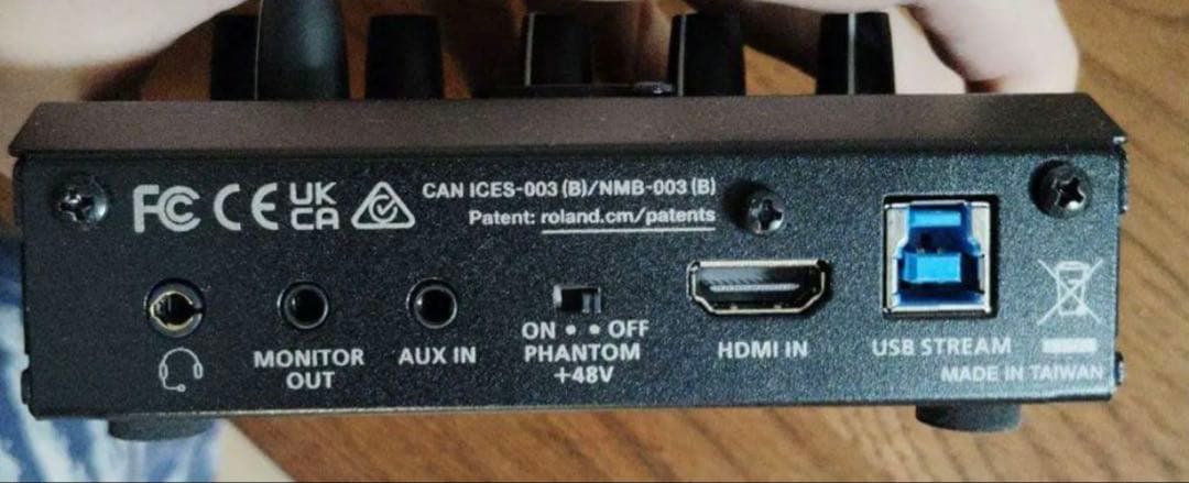 Roland UVC-02 ウェブプレゼンテーションドック