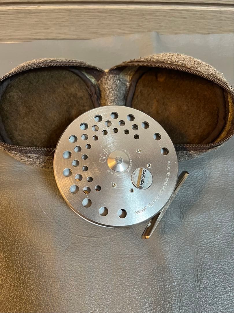 UFM ウエダ フライリール カンタータ 2400モデル