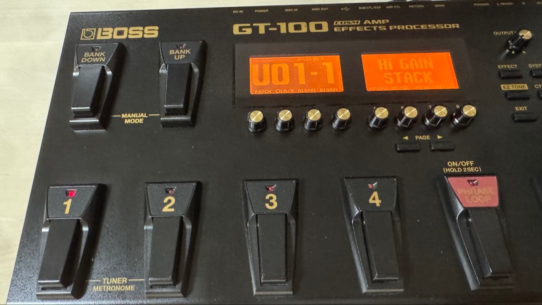 BOSS GT-100 ギターエフェクトプロセッサー