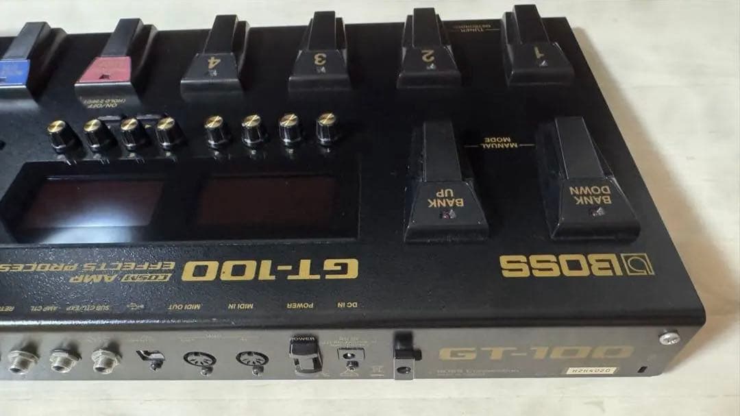 BOSS GT-100 ギターエフェクトプロセッサー