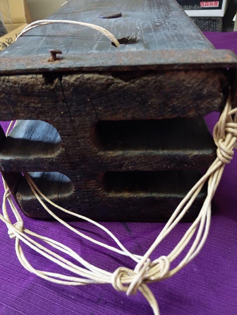 阿波國徳島藩蜂須賀家２５万７千石知行地内旧家蔵出２００〜２５０年前頃欅造井戸滑車