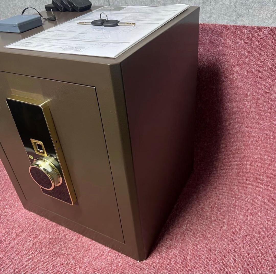 ［4066］onefort 指紋認証式 電子金庫 36L ブラウン