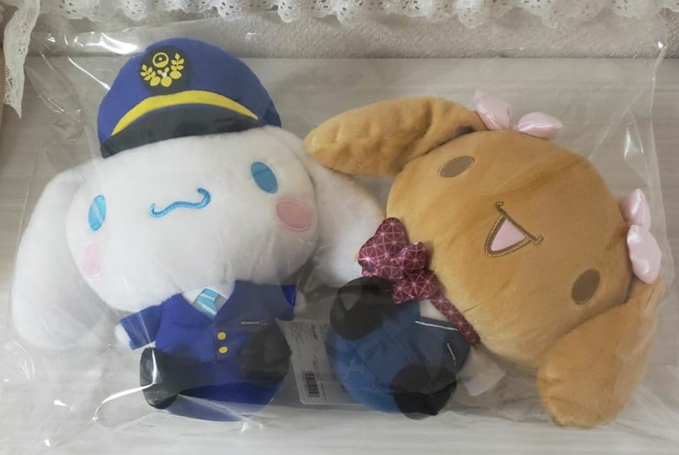 ✨限定✨☺️新品・未開封☺️★駅員 シナモロールとパーサー モカのぬいぐるみ★