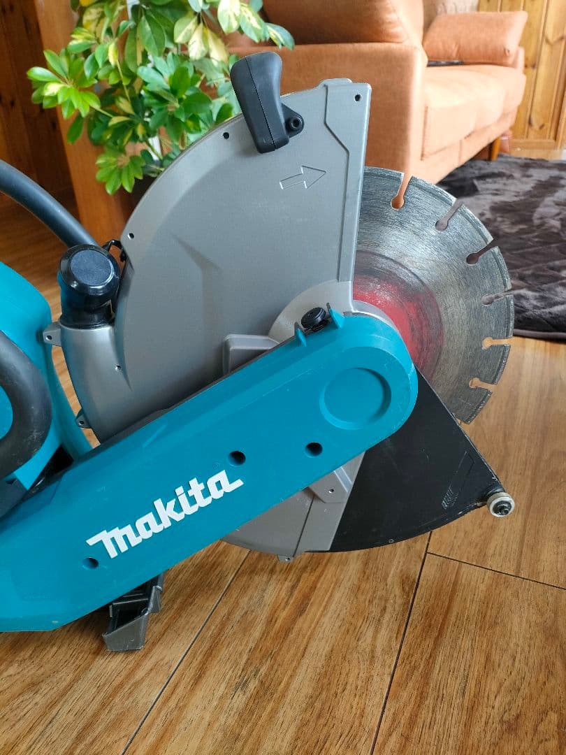 美品　マキタ　makita　コードレスパワーカッター CE002GZ