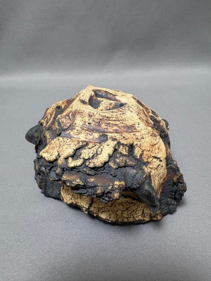 平松龍馬　亀裂文燻銀彩ぐい呑