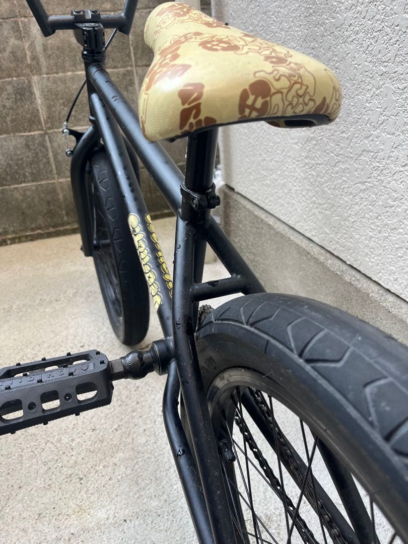 BMXバイク ブラック迷彩サドル