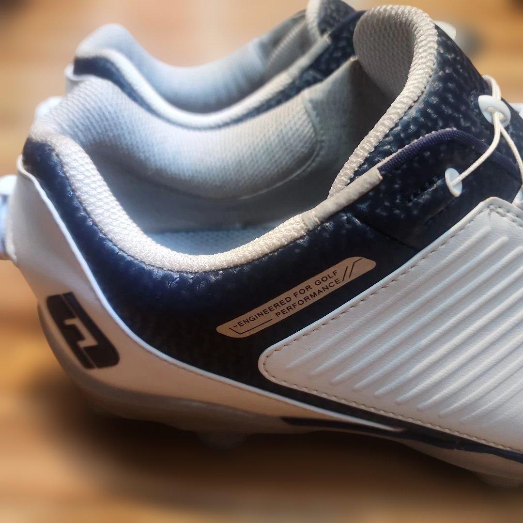 ホワイト ゴルフシューズ レースレス