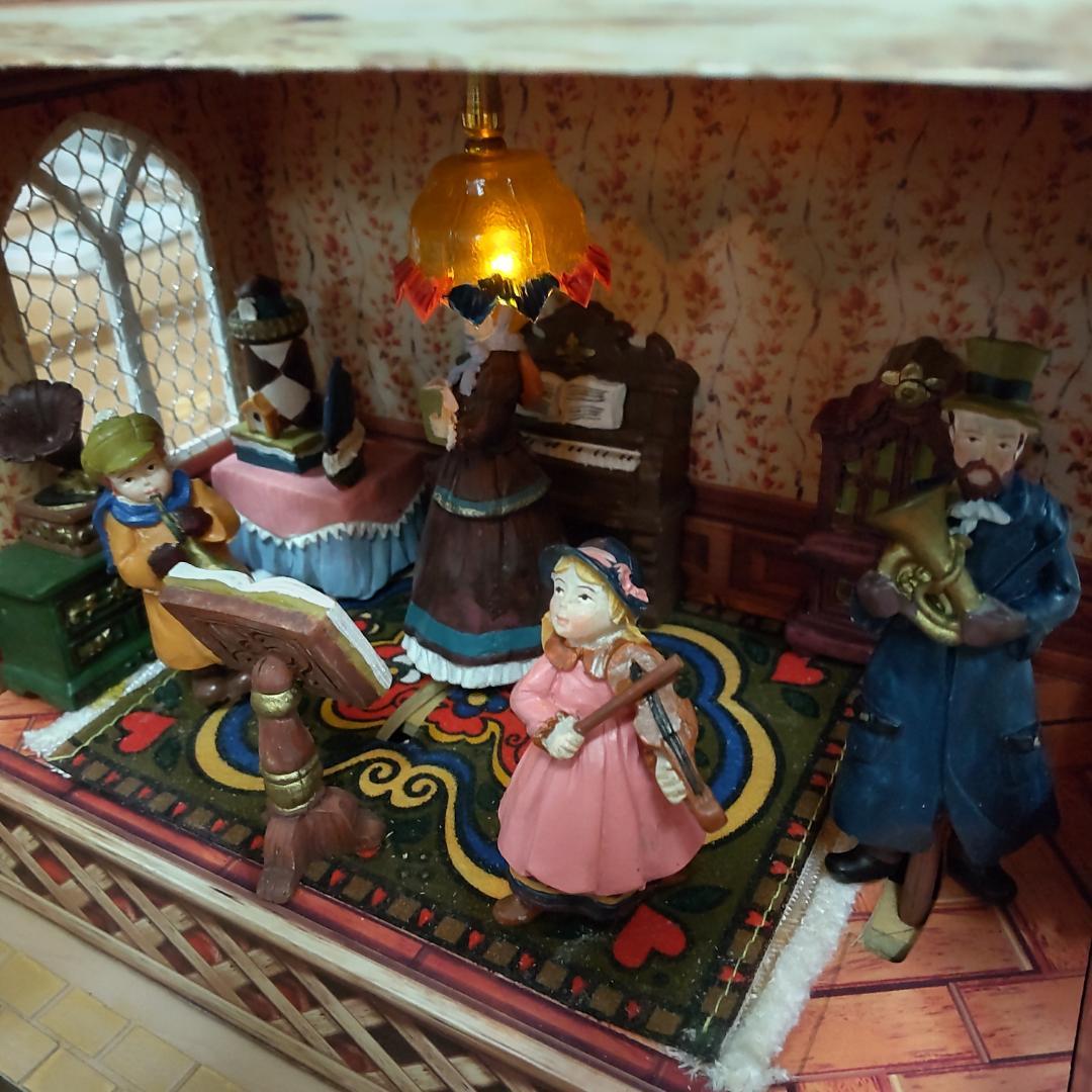 ハウス型オルゴール　新品訳アリ　ドールハウス　ミニチュア　クリスマス　ジオラマ