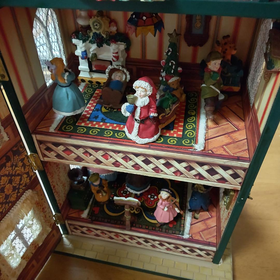 ハウス型オルゴール　新品訳アリ　ドールハウス　ミニチュア　クリスマス　ジオラマ