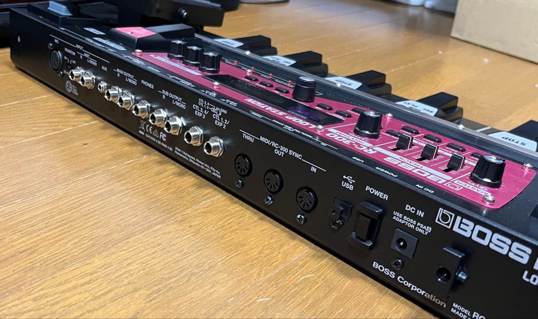 BOSS RC-300 LOOPSTATION ルーパー　エフェクター