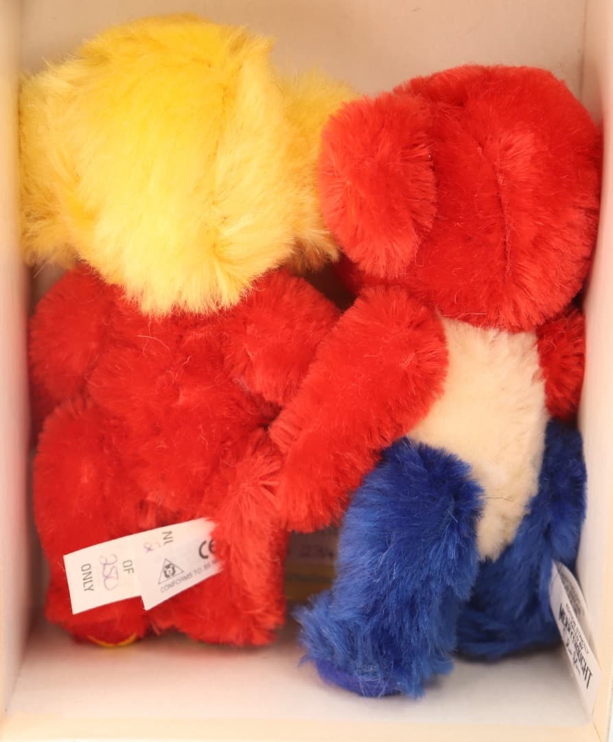 赤と黄色のTOGETHER IN HARMONY