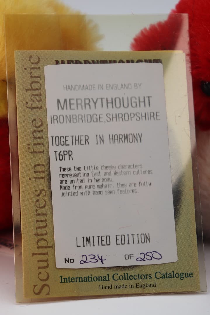 赤と黄色のTOGETHER IN HARMONY