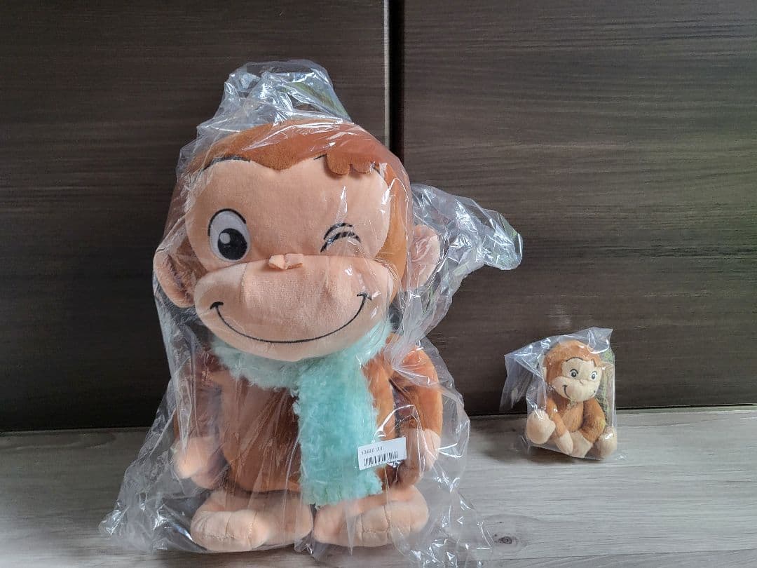 おさるのジョージぬいぐるみ大中小、フィギュアセット 新品未使用豪華4点セット