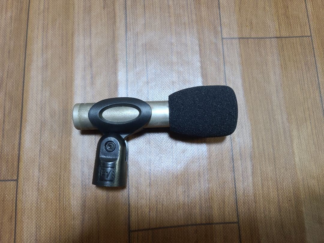 NEUMANN KM84i ビンテージコンデンサーマイク ケース付き