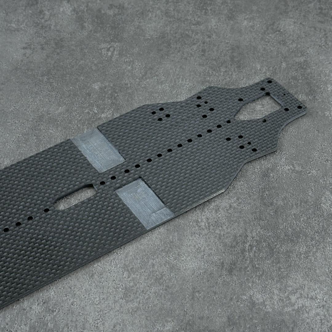 専用設計 BD-11 ヨコモ 特注品 2.2mm 厚 カーボンシャー a1729